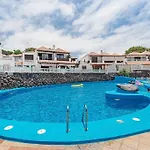 Beautiful With Large Terrace Close To The * ארונה