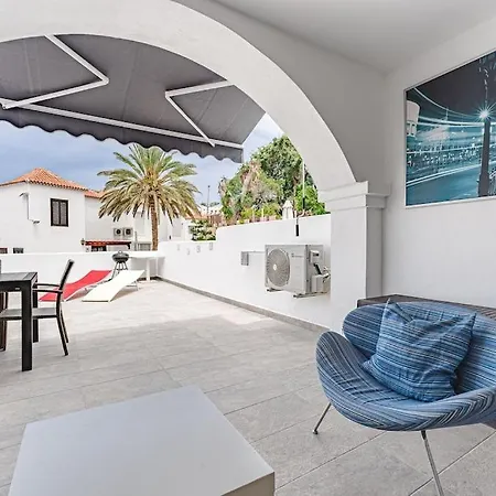 דירה Beautiful With Large Terrace Close To The *